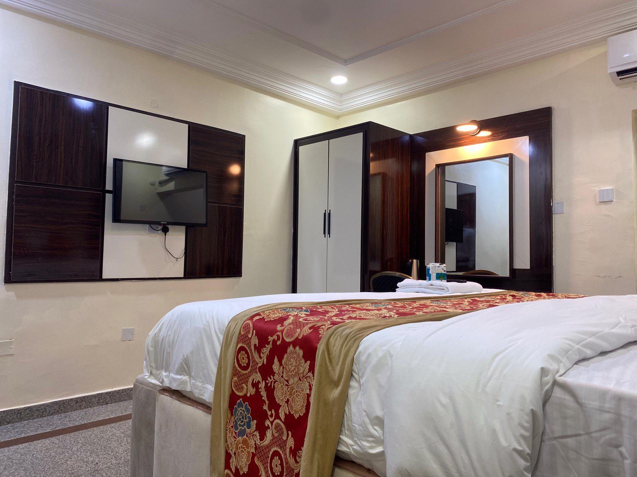 deluxe Room Interior
