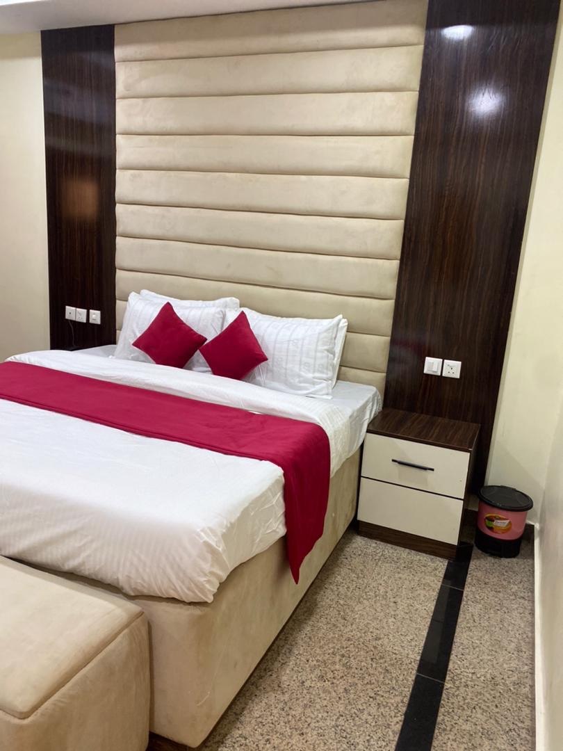 Executive Suite Image 1