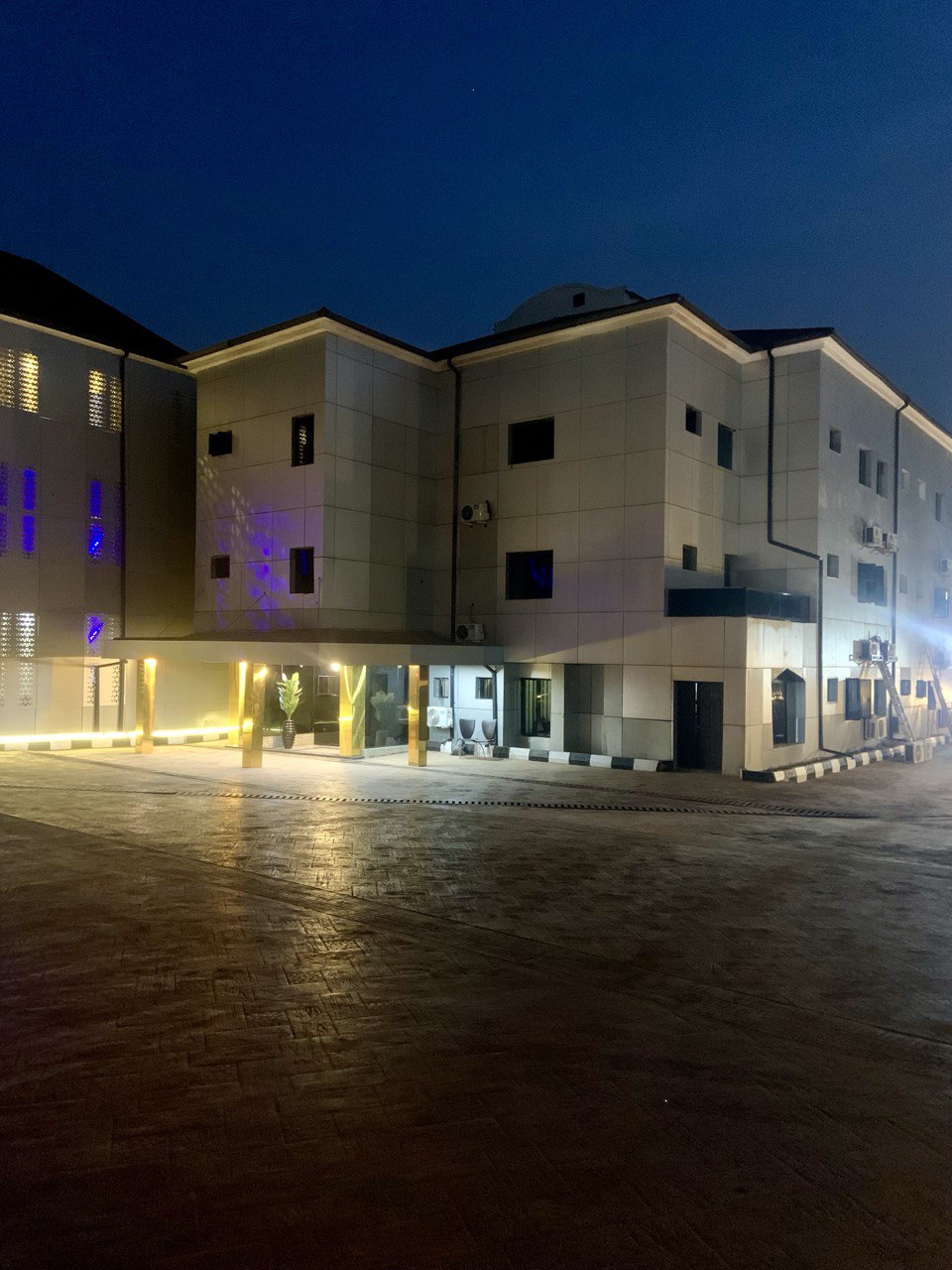 Asabana Suites and Hotel Enugu exterior